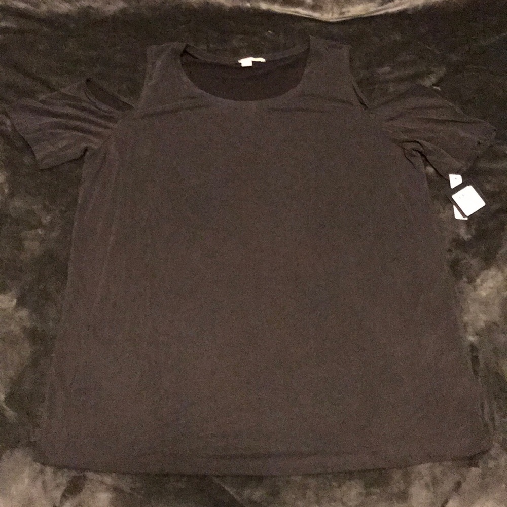 Cold shoulder top